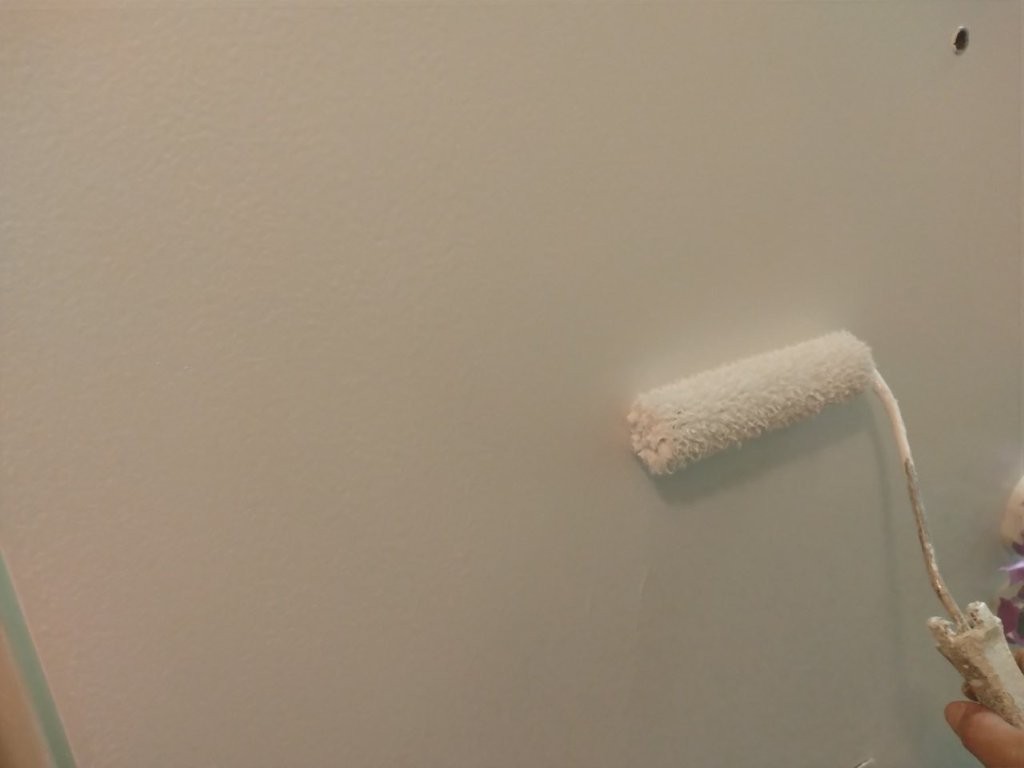 玄関扉の上塗り塗装後